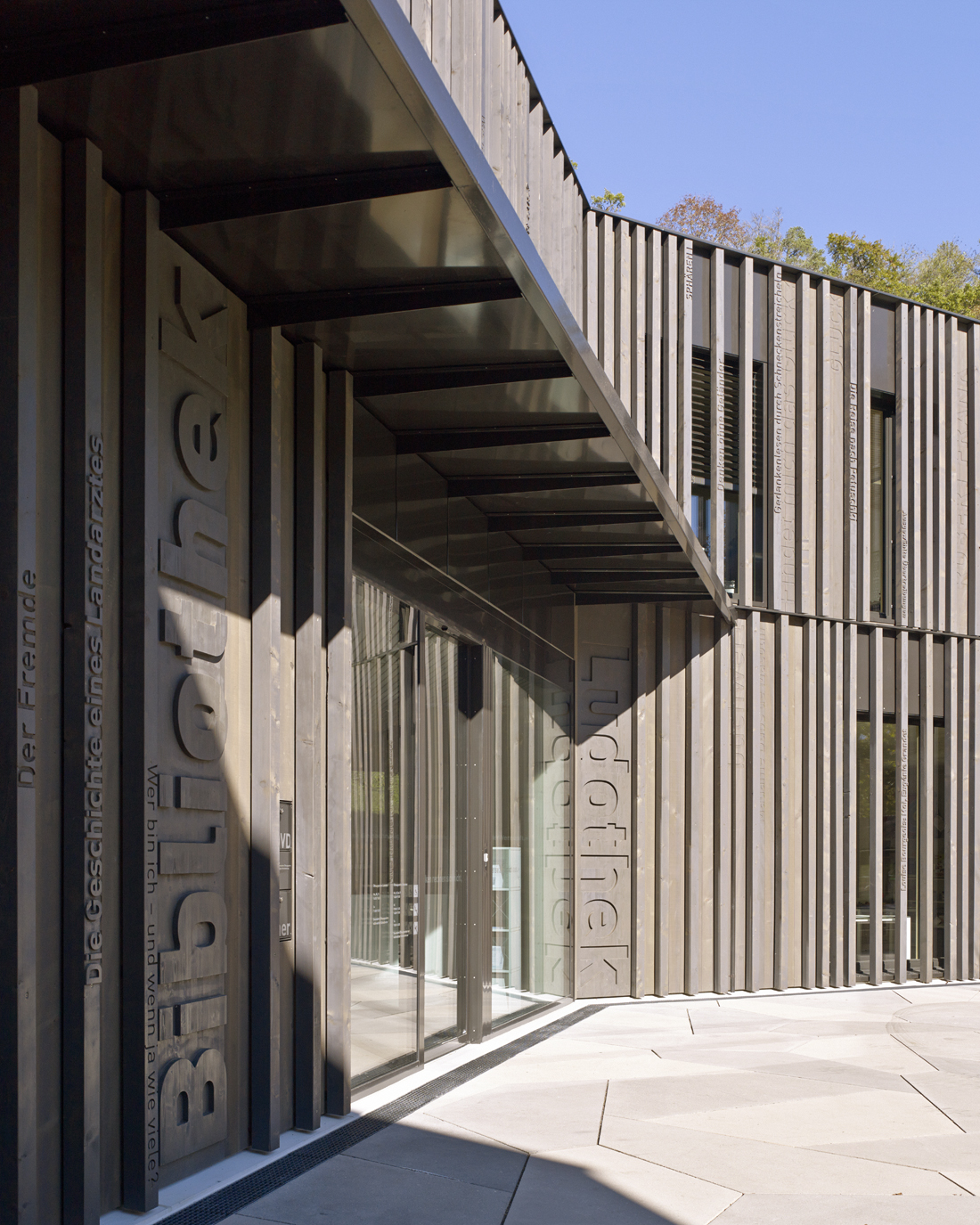 : Bibliothek Ludothek Verwaltung, Spiez, bauzeit architekten